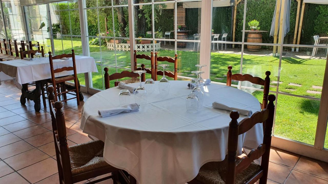 Hotel Restaurant El Bosc Banyeres del Penedes Extérieur photo