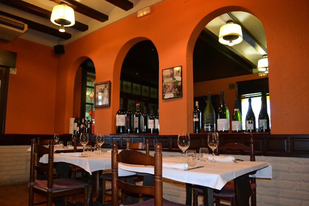 Hotel Restaurant El Bosc Banyeres del Penedes Chambre photo