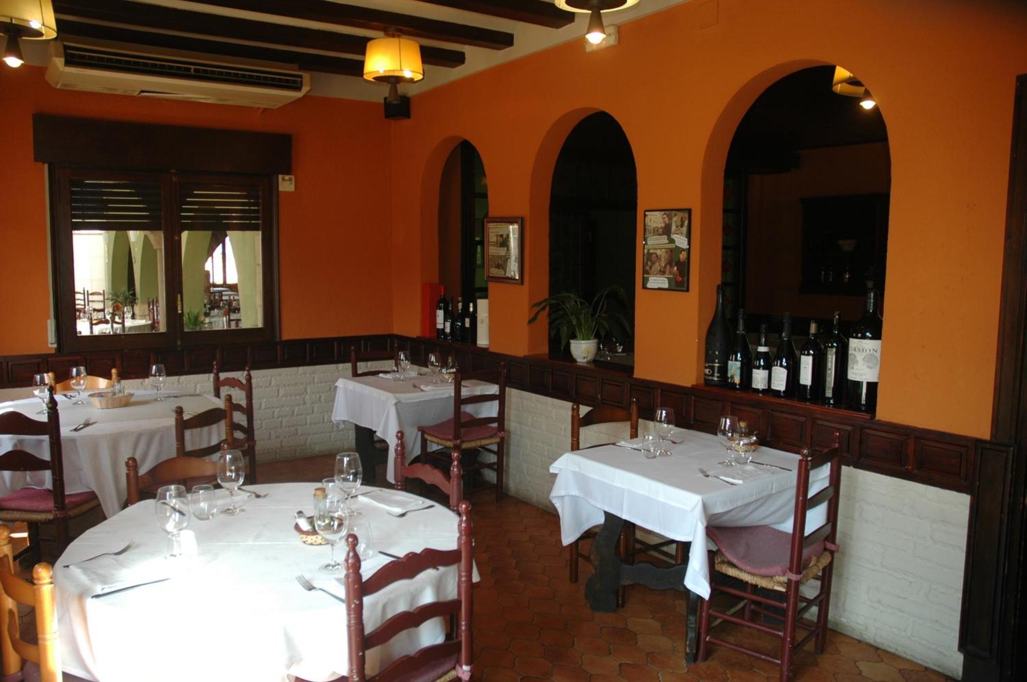 Hotel Restaurant El Bosc Banyeres del Penedes Extérieur photo