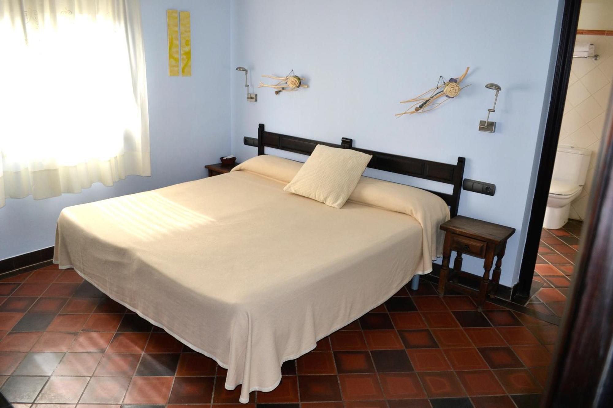 Hotel Restaurant El Bosc Banyeres del Penedes Chambre photo