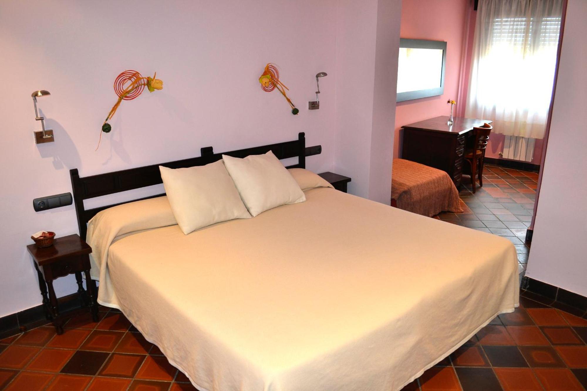 Hotel Restaurant El Bosc Banyeres del Penedes Chambre photo