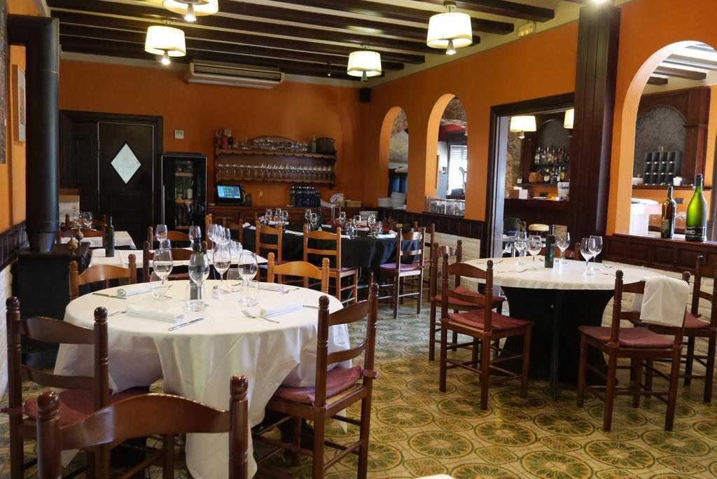 Hotel Restaurant El Bosc Banyeres del Penedes Extérieur photo