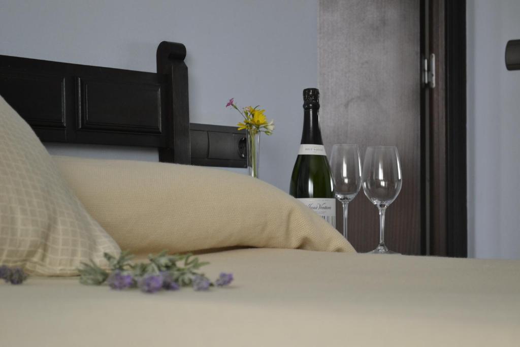 Hotel Restaurant El Bosc Banyeres del Penedes Chambre photo